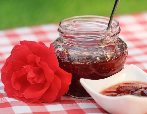 A geleia de pétalas de roseira