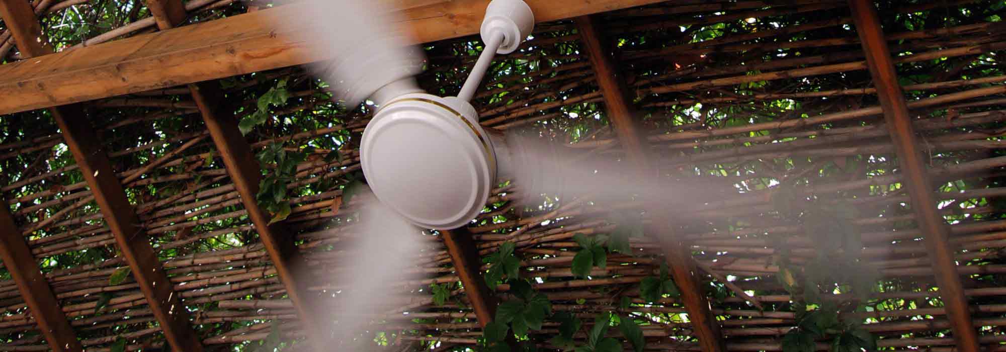 Como refrescar a varanda e o terraço no verão?