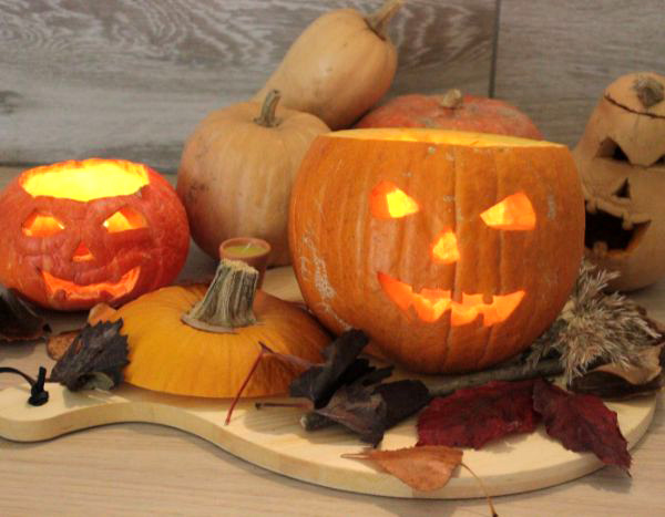 Fazer uma lanterna de abóbora para o Halloween
