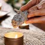 Preparar um feixe de fumigação com as plantas do jardim