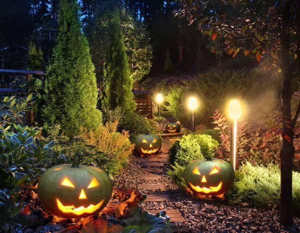 Caminho assombrado: transforme o seu jardim para o Halloween
