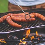 Barbecue no jardim ou na varanda: o que diz a lei?