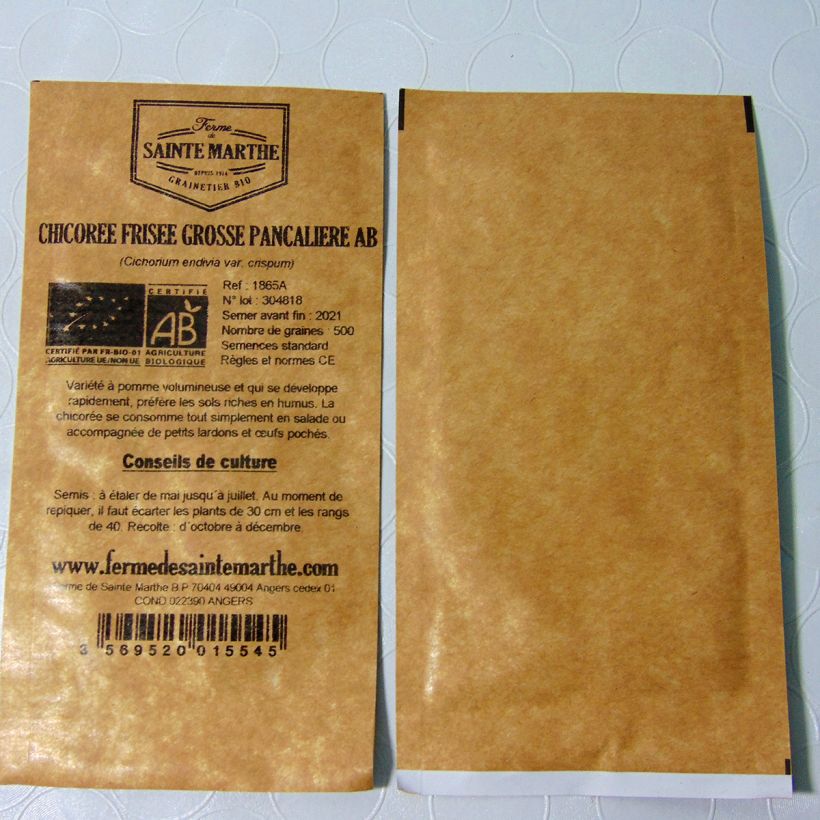 Exemplo de amostra de Chicorée frisée Grosse Pancalière Bio - Ferme de Sainte Marthe per pack of 600 seeds (2g) tal como entregue